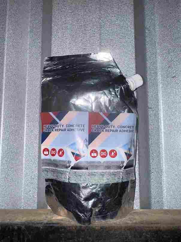 Heavy-Duty Concrete Crack Repair Adhesive 100 gm
